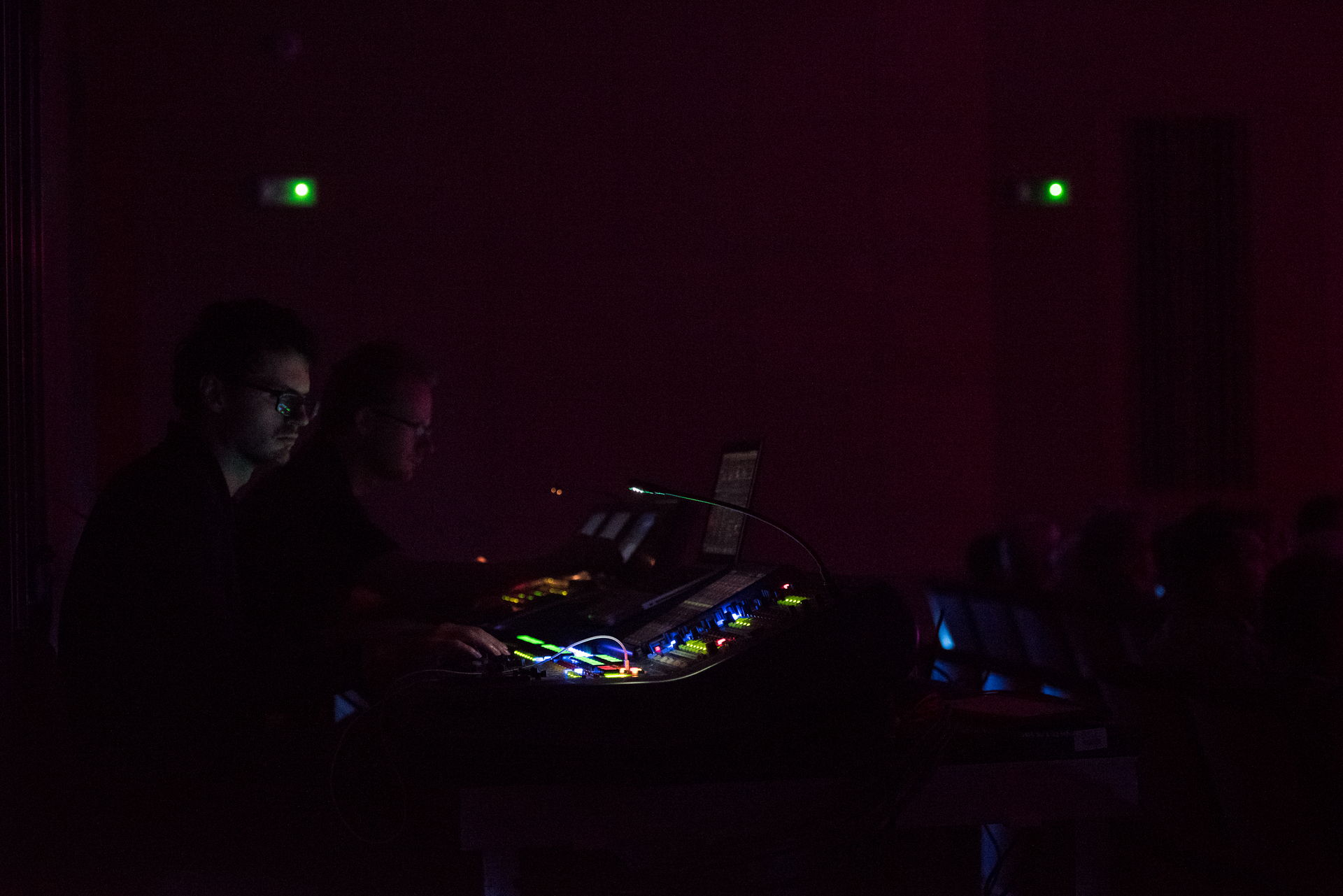 Reportaż — Show Complex Light