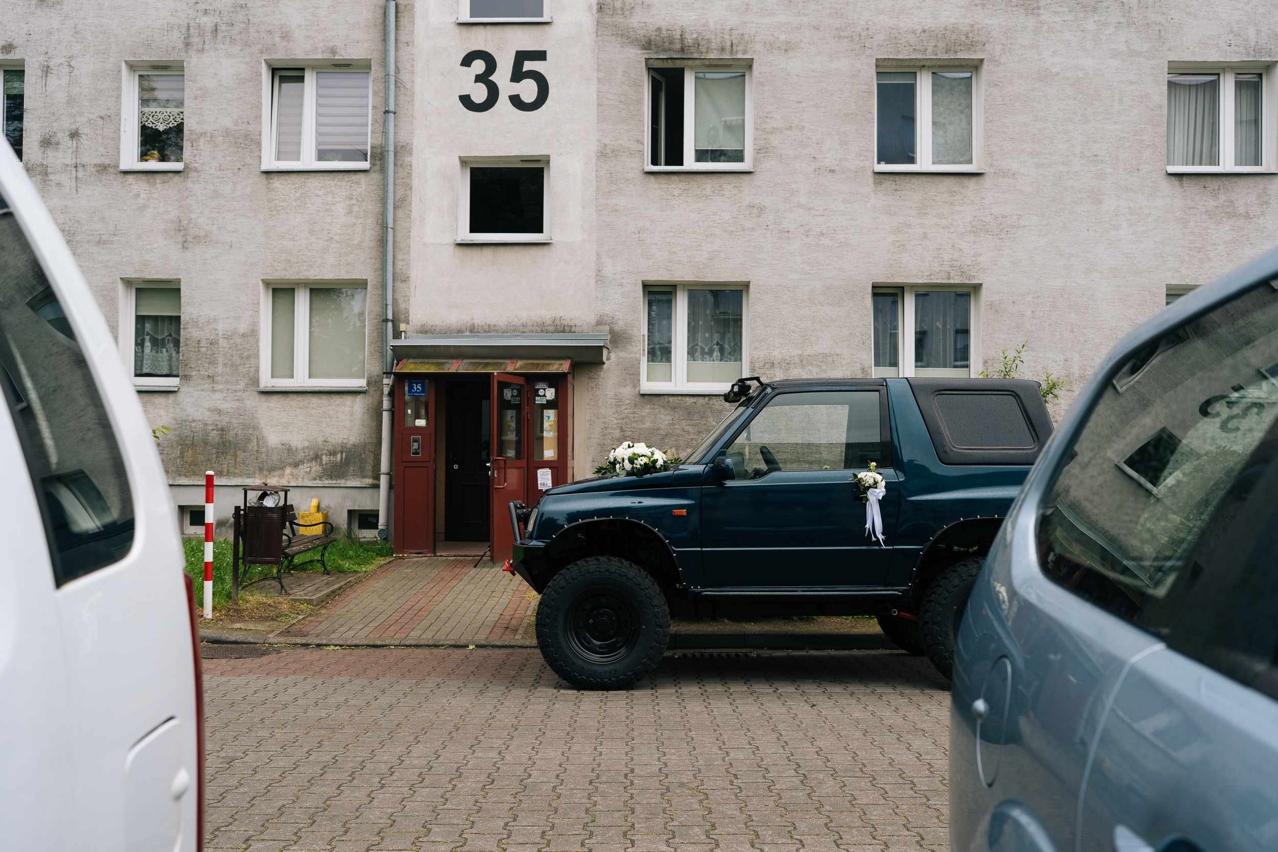 fotografia ślubna Brzeg – przygotowania Moniki i Kamila