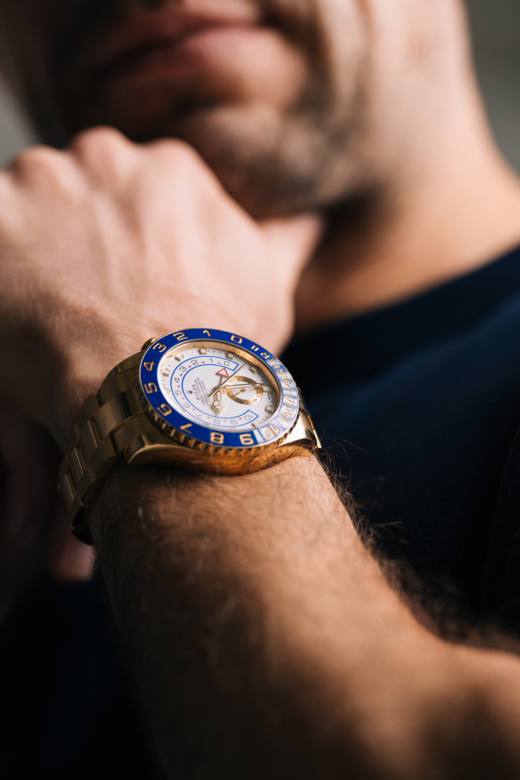 Zegarek w sesji studyjnej — Fotografia reklamowa RoyalWatch.pl
